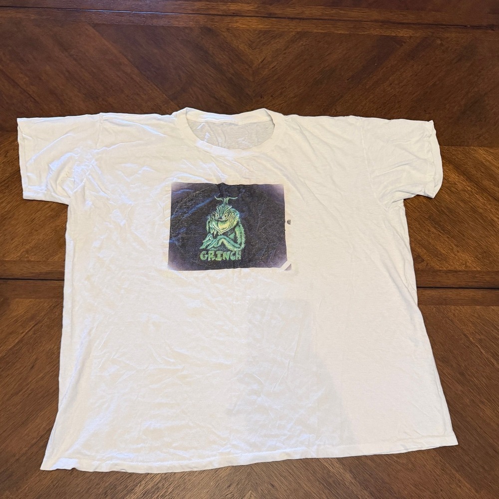 Vintage Grinch Graphic T-Shirt White Short Sleeve Crewneck Mens XL Art Tee